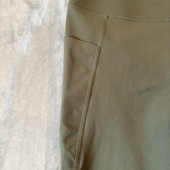 Uniqlo Khaki Gym Athletic Activewear Leggings Wmn’s Sz S - Picture 2 of 7